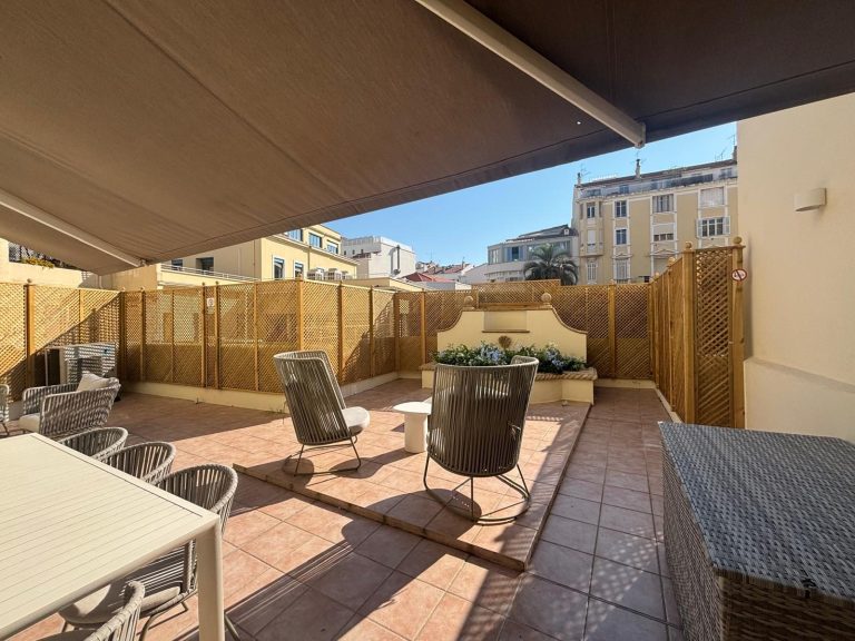 A 100 mètres du Palais des Festivals de Cannes - Appartement à la location saisonnière 3 suites avec 3 salles de bain